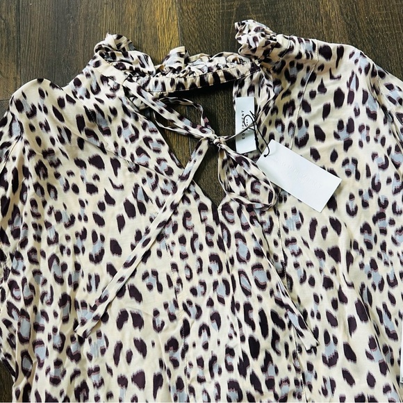 Equipment Farah Cheetah Keyhole Blouse | NWT | Small - Picture 6 of 8
